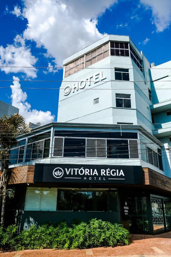 Vitoria Regia 3*