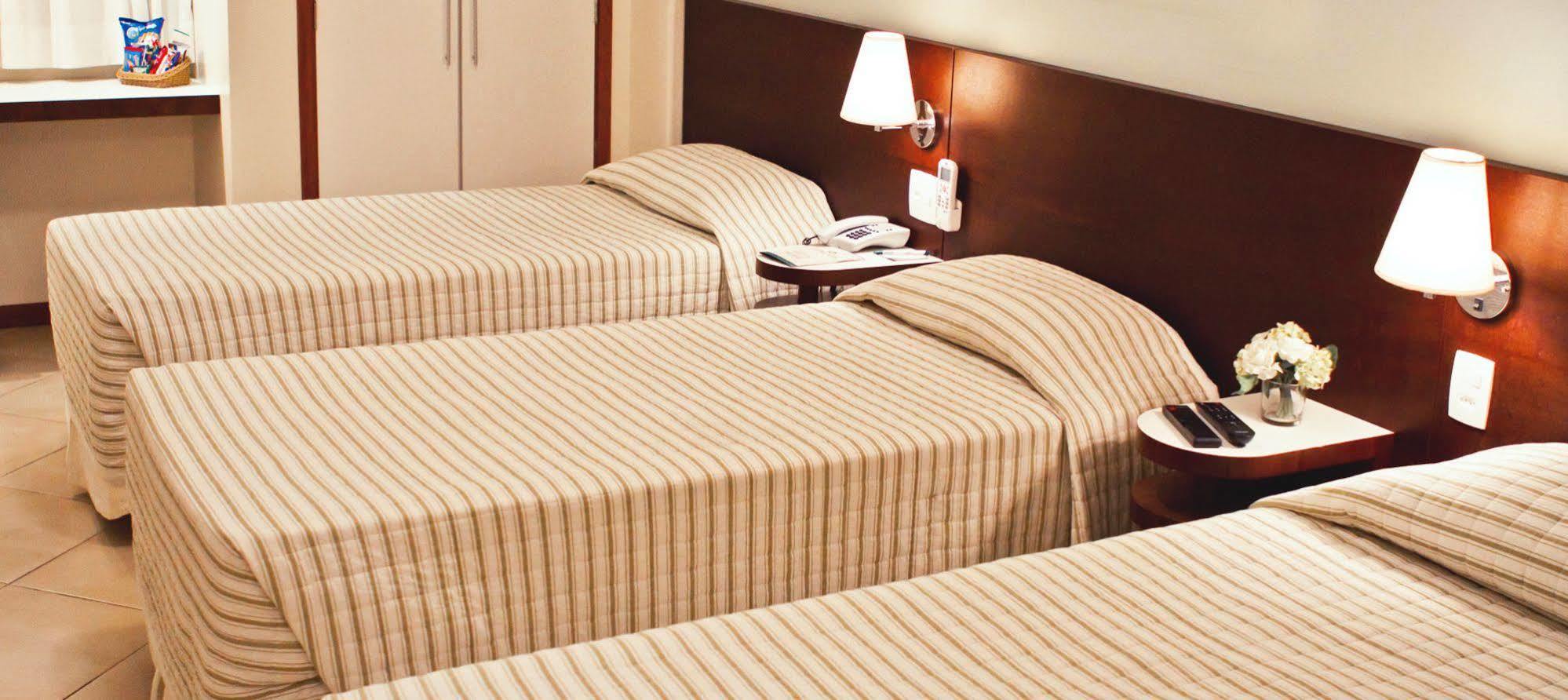 Vitoria Regia 3*